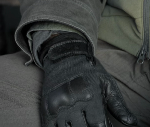 Walker_gloves.png